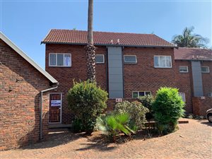 2 Bed Apartment in Pierre van Ryneveld