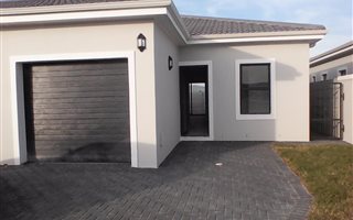 2 Bedroom House in Parklands North