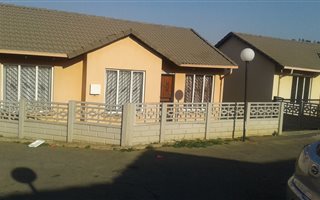 3 Bedroom Townhouse in Naturena