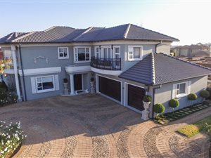 4 Bed House in Helderwyk