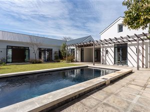 4 Bed House in Constantia Upper