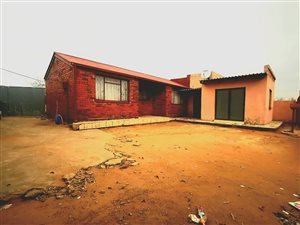 3 Bed House in Orlando East