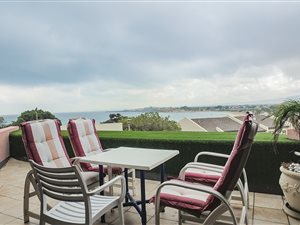6 Bed House in Gordons Bay Central