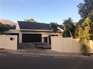4 Bed House in Parel Vallei