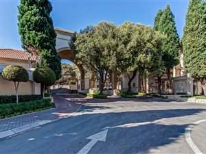 2 Bed Apartment in Douglasdale