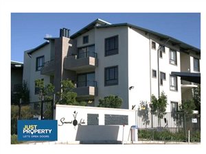2 Bed Apartment in Somerset West Central