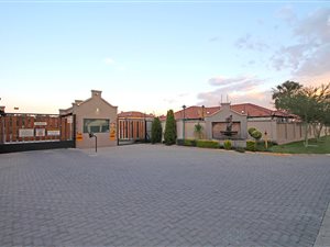3 Bed House in Bonaero Park