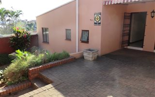 3 Bedroom Simplex in Greenwood Park
