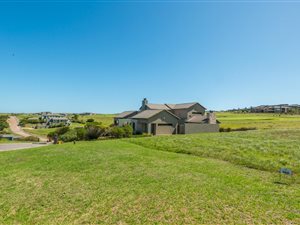 826 m² Land available in Oubaai and surrounds