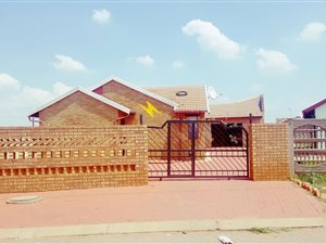 3 Bed House in Doornkop