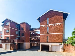 2.5 Bed Apartment in Montclair