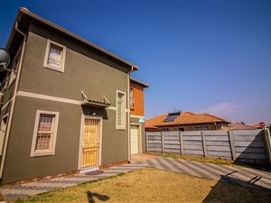 4 Bed Duplex in Alberton