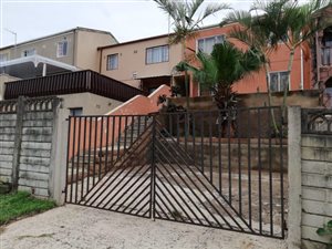 3 Bedroom Duplex in Whetstone