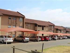 3 Bed Flat in Alan Manor