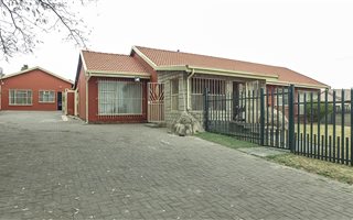 3 Bedroom House in Norkem Park