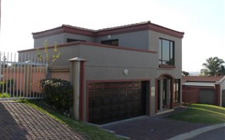 4 Bedroom Townhouse in Highveld Park