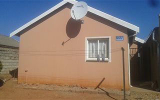 2 Bedroom House in Mahube Valley