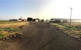 702 ha Farm in Roedtan