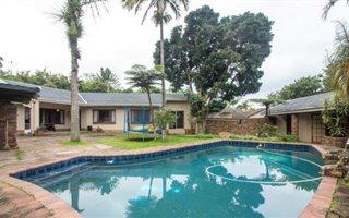 3 Bedroom House in Manors