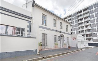 1 Bedroom Apartment in City Bowl