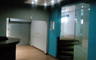 1208 m² Commercial space in Stamford Hill