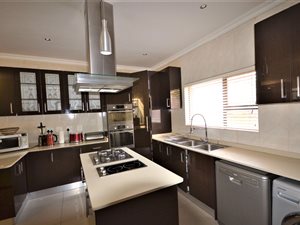 4 Bed House in Pinehaven