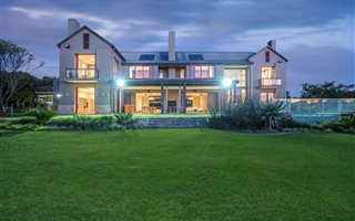 4 Bedroom House in Waterfall Equestrian Estate