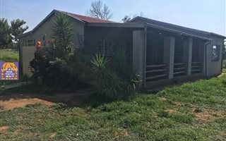 1.6 ha Farm in Golf View