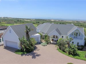 3 Bed House in St Francis Links