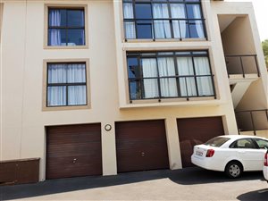 2 Bed Apartment in Illovo Beach