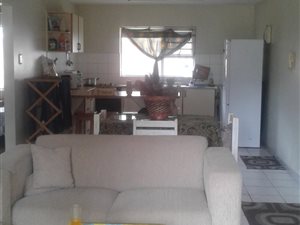 2 Bed Flat in Meerensee