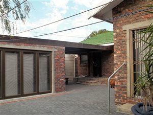 4 Bed House in Goodwood