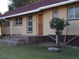 4 Bed House in Rhodesfield
