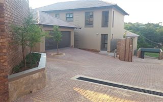 4 Bedroom House in Waterkloof Ridge