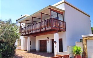 3 Bedroom House in Fraaiuitsig