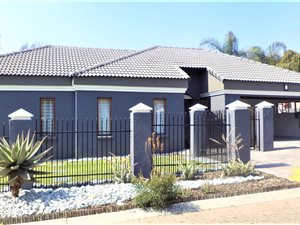 3 Bed Cluster in Bushwillow Park Estate