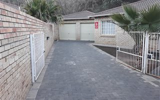 3 Bedroom Townhouse in Arboretum