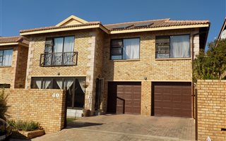 4 Bedroom Duplex in Honeydew Manor