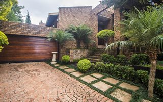 4 Bedroom House in Glenvista