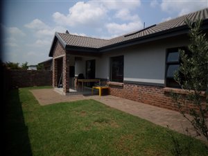 3 Bed House in Heuwelsig Estate