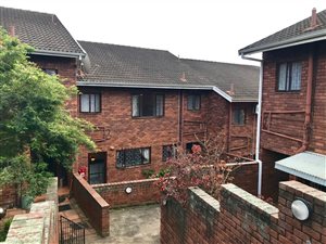 3 Bed Duplex in Clarendon