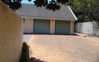3 Bedroom House in Alphen Park