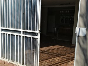 2 Bed Garden Cottage in Montgomery Park