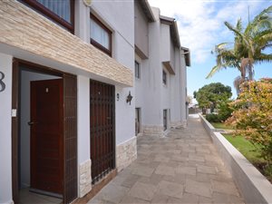 4 Bedroom Apartment in Signal Hill