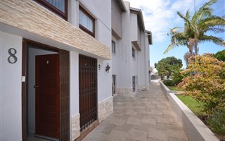 4 Bedroom Apartment in Signal Hill