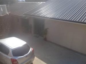 2 Bed Apartment in Clarendon