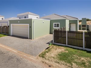 4 Bedroom House in Westbrook