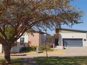 3 Bed House in Copperleaf