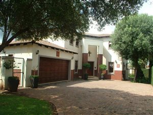 4 Bed House in Midfield Estate