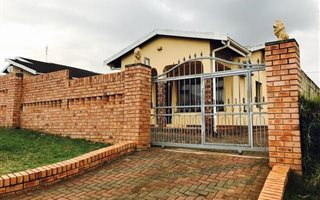 3 Bedroom House in Ngwelezana
